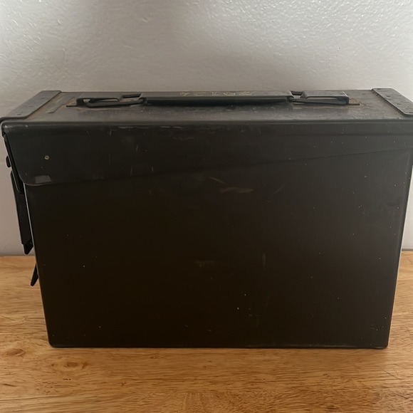 Vintage Metal Ammo Box - Picture 3 of 5